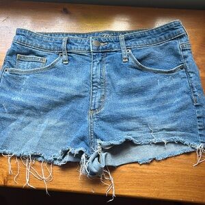 Universal Threads high rise short tie jean short